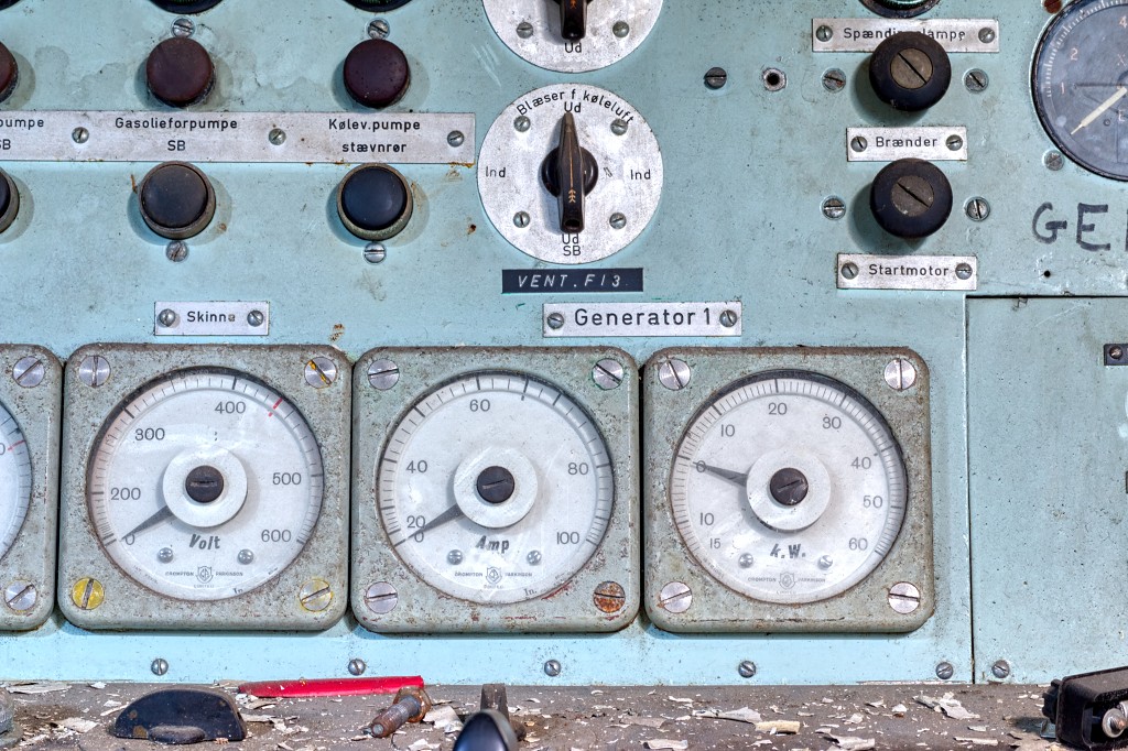 HDR urbex trash naval boats antwerpen torpedoboot torpedoboat torpilleur marine maritiem navy abandoned verlaten decay lost place places abandonne